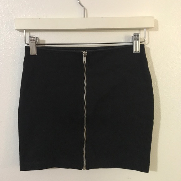 H&M Dresses & Skirts - H&M skirt
